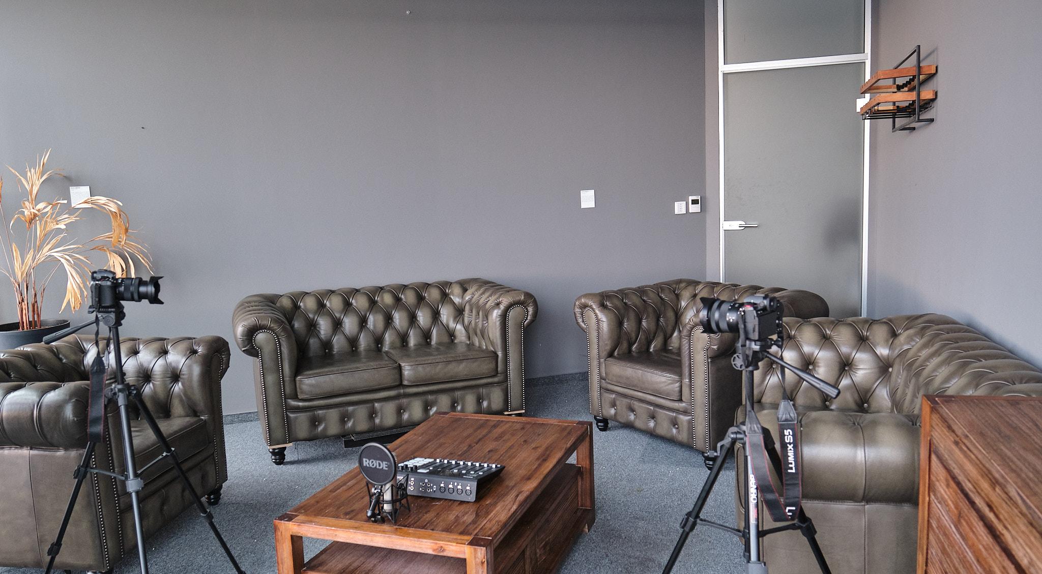 Chesterfield namještaj u studiju